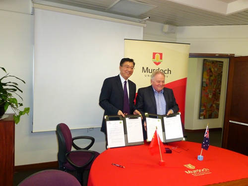 ������У����Murdoch��ѧУ��Higgott����ǩ�������������������澳���������о����ġ�����¼